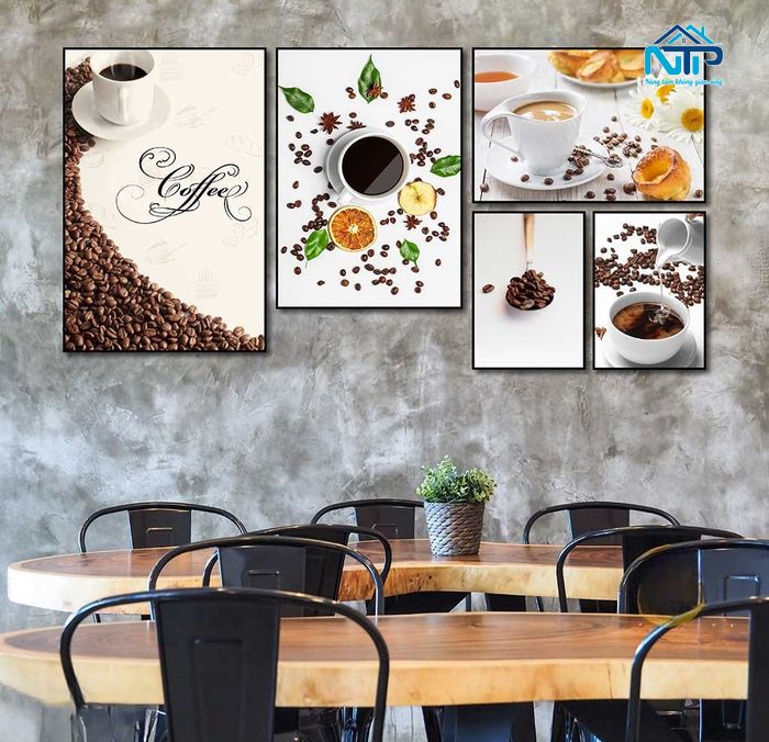 Các mẫu tranh được sắp xếp sáng tạo