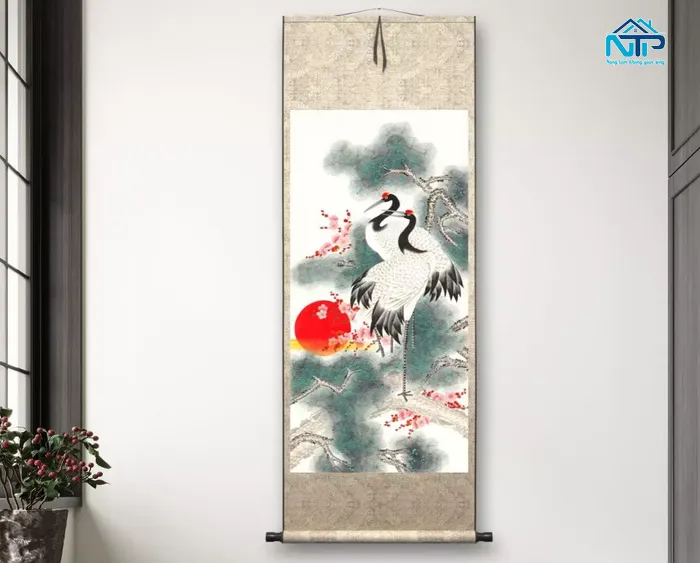 Hình ảnh cây tùng vững chãi và hạc thanh thoát, biểu trưng cho khí chất người quân tử
