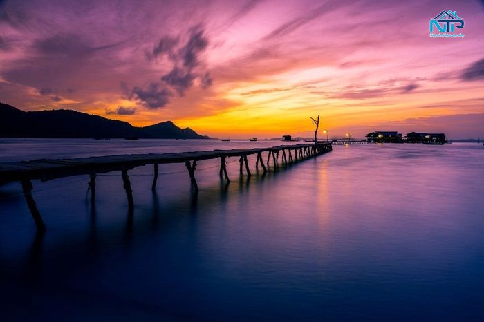 Mỗi bức tranh hoàng hôn mang 1 sắc màu khác nhau