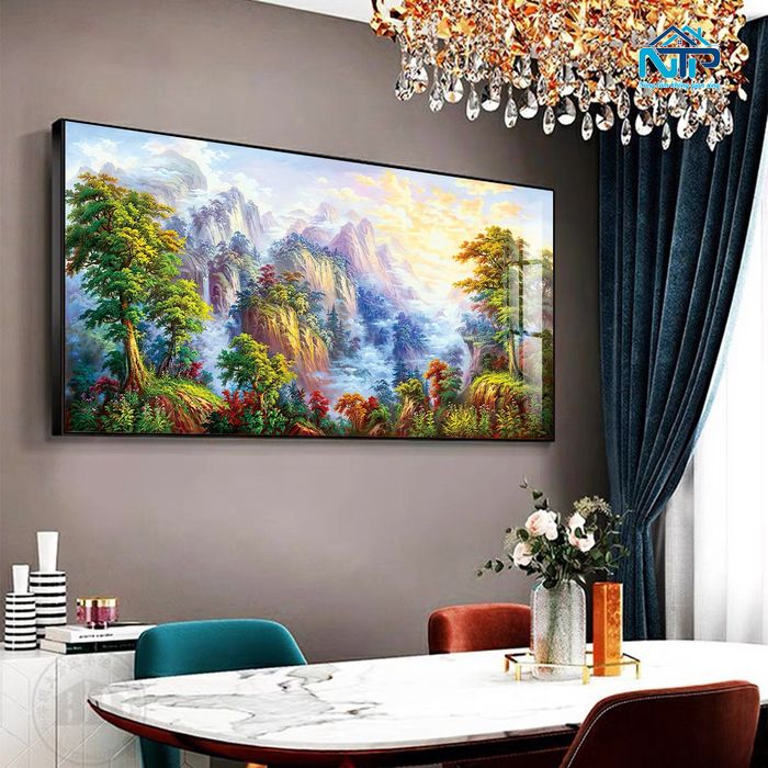 Tranh phong cảnh núi rừng treo phòng ăn
