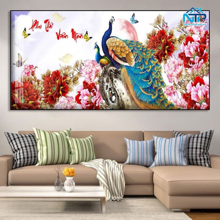 Tranh chim công thu hút may mắn