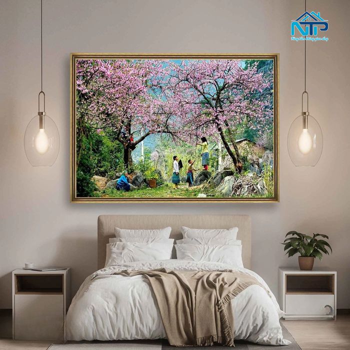 Tranh hoa đào phòng ngủ